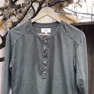 Xirena Long Sleeve Henley Shirt Womens XS Green Cotton Made In USA Casual Top